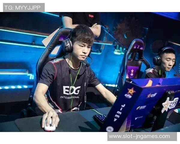 S15LOL全球挑战赛中EDG选手个人能力的精彩表现分析与点评